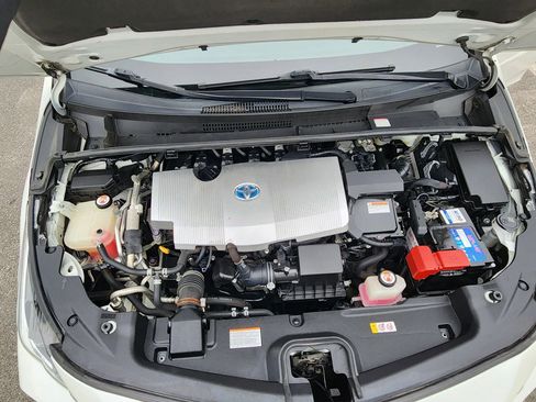 Used 2019 Toyota Prius Prime Premium w/ Carpet Mat Package image 37