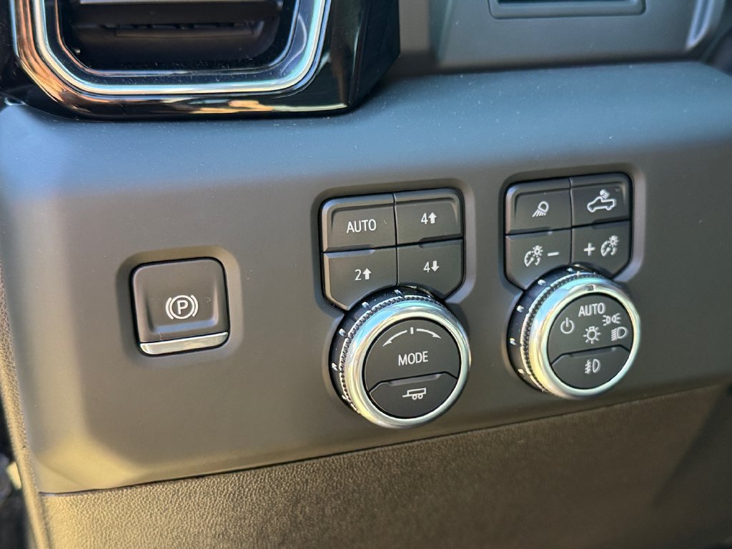 Used 2024 GMC Sierra 2500 Denali AWD/4WD image 17