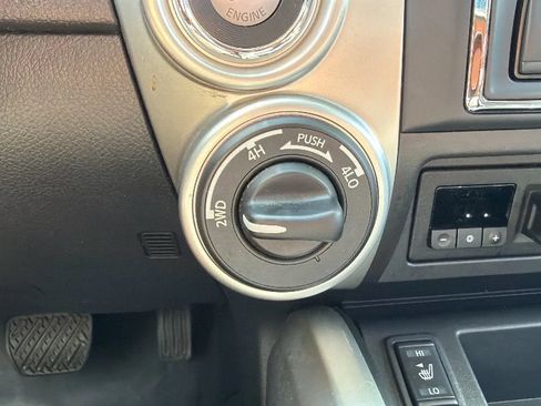 Used 2020 Nissan Titan SV w/ SV Convenience Package AWD/4WD image 26