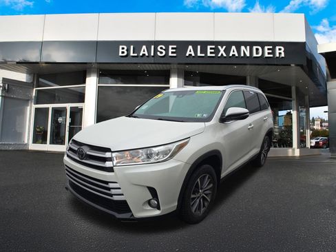 Used 2019 Toyota Highlander XLE image 9