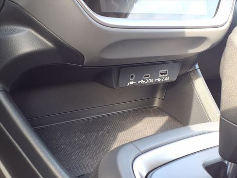 Certified 2025 Subaru Crosstrek 2.0i Premium image 11