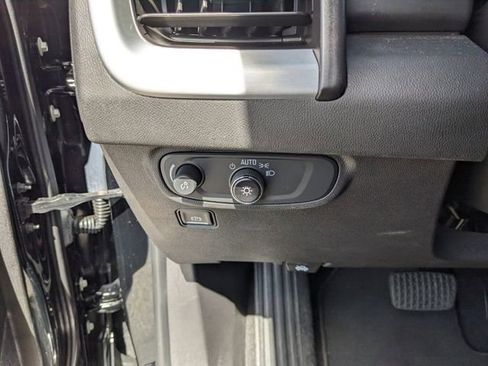 Used 2022 GMC Terrain SLE w/ Driver Convenience Package image 30