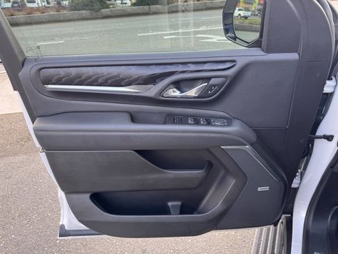 Used 2021 GMC Yukon Denali w/ Denali Premium Package image 30