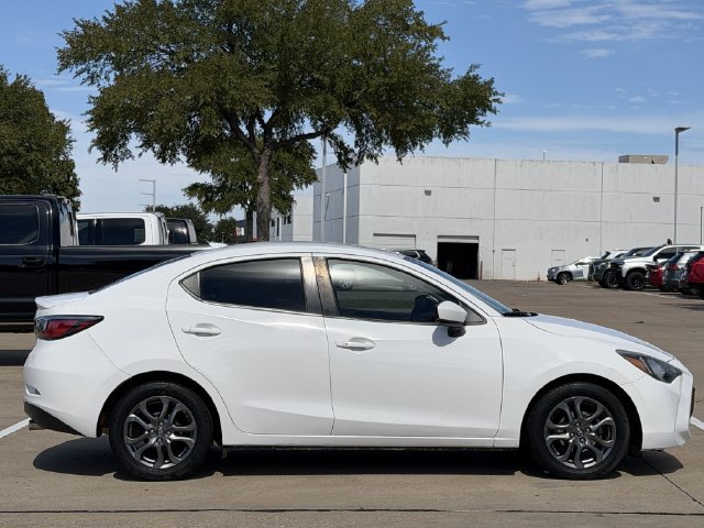 Used 2019 Toyota Yaris LE FWD image 3