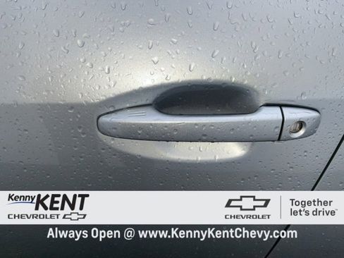 Used 2023 Subaru Outback Premium image 23