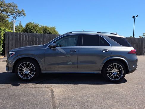 Used 2025 Mercedes-Benz GLE 350 4MATIC image 2