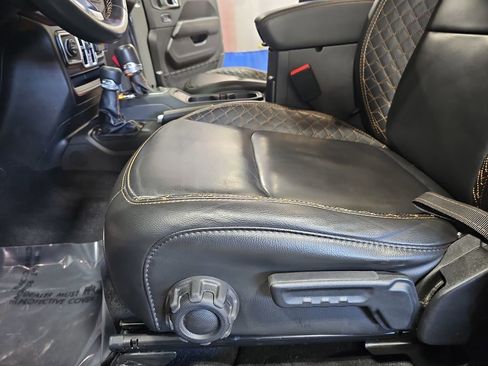 Certified 2022 Jeep Gladiator Overland image 29