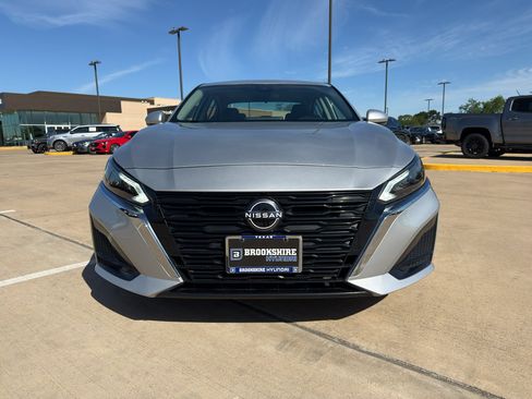 Used 2023 Nissan Altima 2.5 SL AWD/4WD image 2