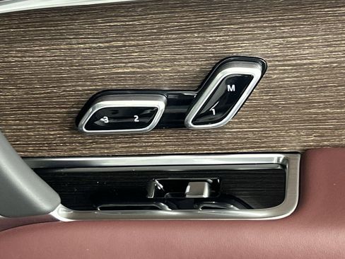 New 2025 Land Rover Range Rover SE image 33