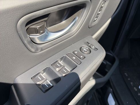 Used 2025 Honda Pilot EX-L image 14