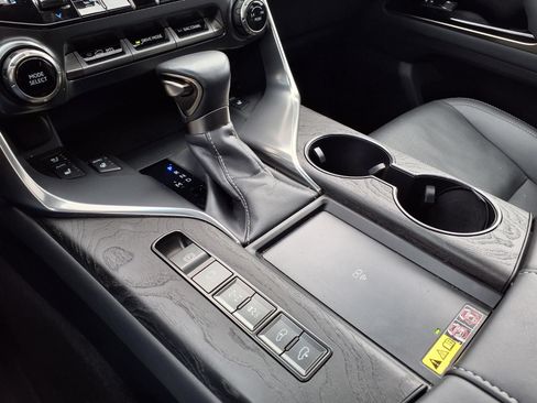 Used 2024 Lexus LX 600 4WD w/ Luxury Package image 27