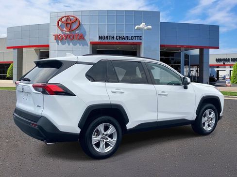 Used 2021 Toyota RAV4 XLE FWD image 6