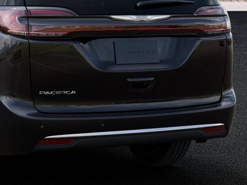 New 2026 Chrysler Pacifica Select FWD image 13