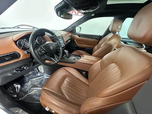Used 2021 Maserati Levante image 23