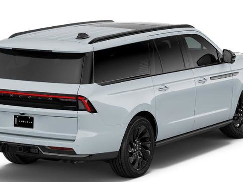 New 2026 Lincoln Navigator L Reserve AWD/4WD image 26