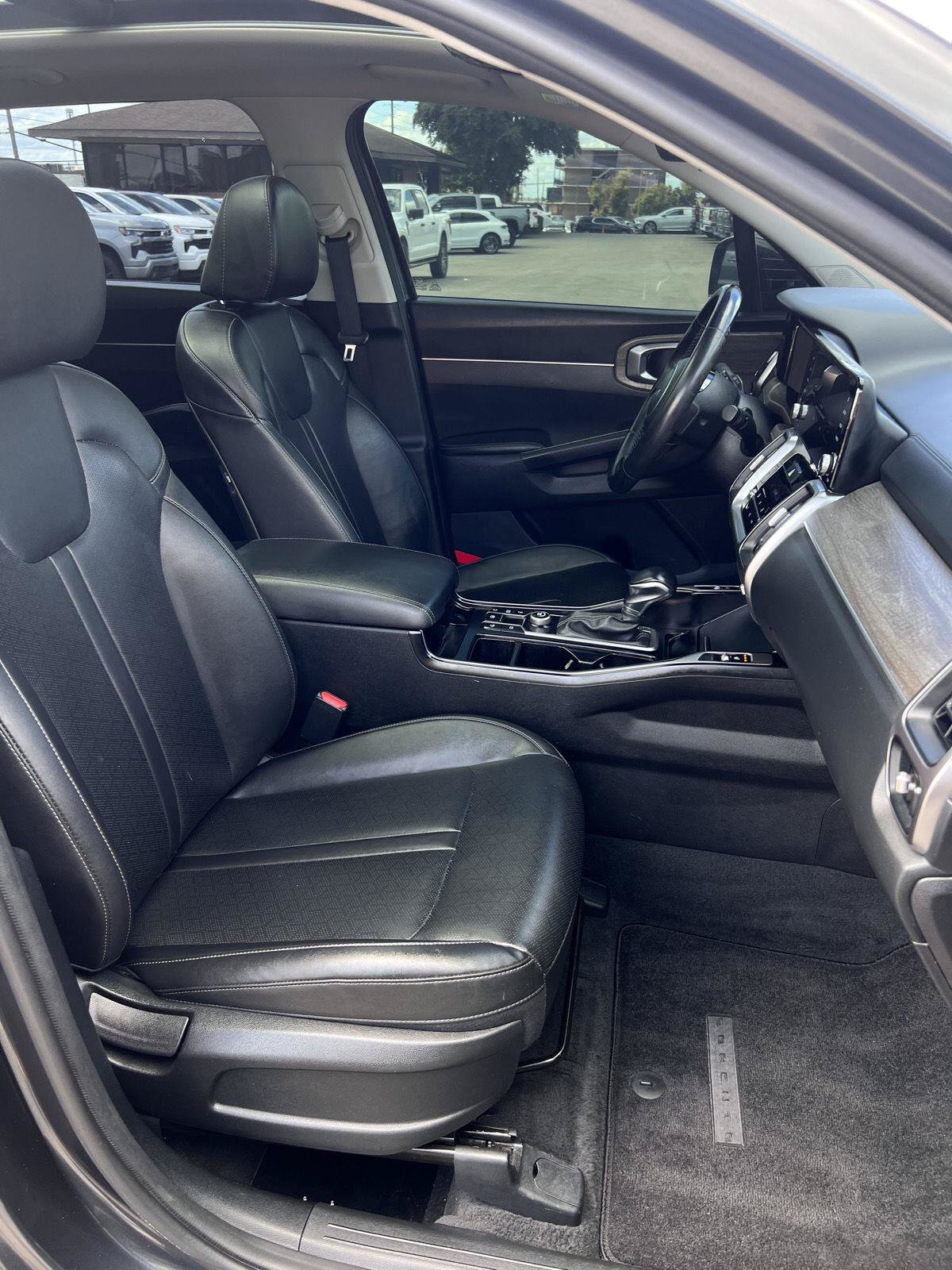 Used 2022 Kia Sorento EX w/ Panoramic Sunroof Package FWD image 27