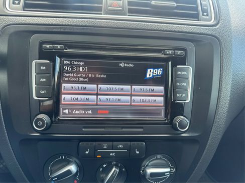 Used 2015 Volkswagen Jetta SE FWD image 16