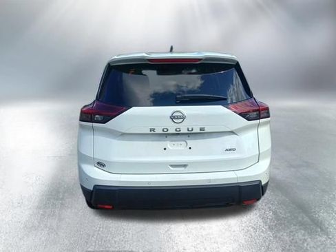 Used 2024 Nissan Rogue S AWD/4WD image 4