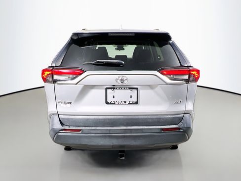 Used 2019 Toyota RAV4 XLE image 6