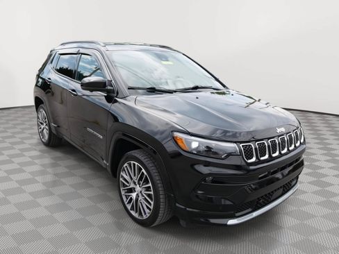 Used 2023 Jeep Compass Limited w/ Elite Group AWD/4WD image 3