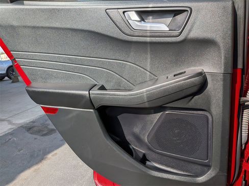 Used 2025 Ford Escape ST-Line image 25