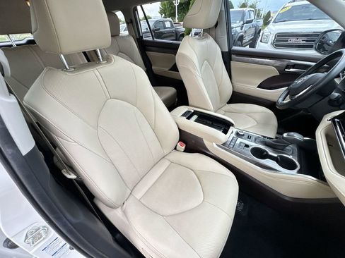Used 2020 Toyota Highlander Limited AWD/4WD image 30