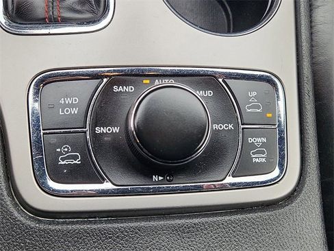 Used 2018 Jeep Grand Cherokee Trailhawk image 13