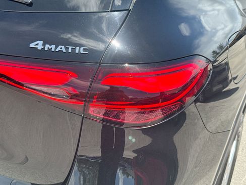 Used 2023 Mercedes-Benz GLC 300 4MATIC w/ Exclusive Trim Package image 28