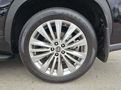 Used 2024 Toyota Highlander Platinum image 37