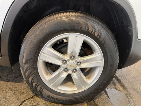Used 2019 Chevrolet Trax LT w/ LT Convenience Package FWD image 36