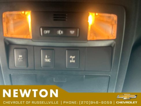 Used 2016 Toyota Tacoma TRD Off-Road w/ Towing Package AWD/4WD image 19