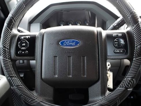 Used 2015 Ford F550 4x4 Crew Cab Super Duty image 28