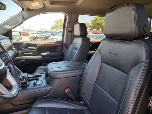 Used 2024 GMC Sierra 1500 Denali w/ Technology Package AWD/4WD image 12
