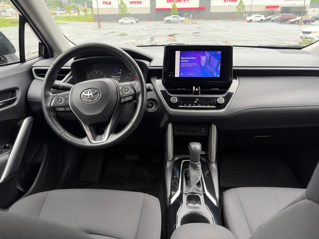 Used 2023 Toyota Corolla Cross LE w/ Moonroof Package AWD/4WD image 9