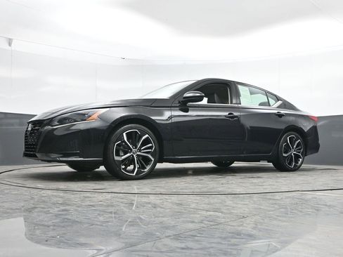 Used 2025 Nissan Altima 2.5 SR FWD image 47
