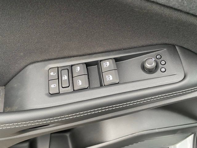 Used 2026 Jeep Cherokee Laredo AWD/4WD image 18