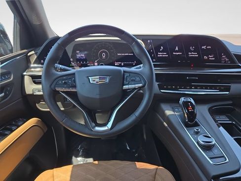Used 2024 Cadillac Escalade Premium Luxury AWD/4WD image 10
