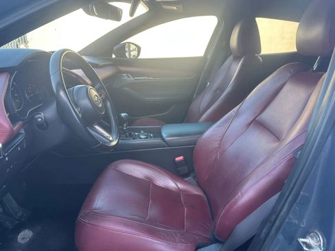 Used 2020 MAZDA MAZDA3 Hatchback w/ Premium Package FWD image 7