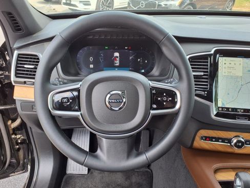 Certified 2025 Volvo XC90 B5 Plus image 22