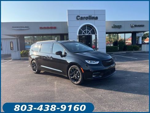 New 2026 Chrysler Pacifica Limited w/ S Appearance Package image 1