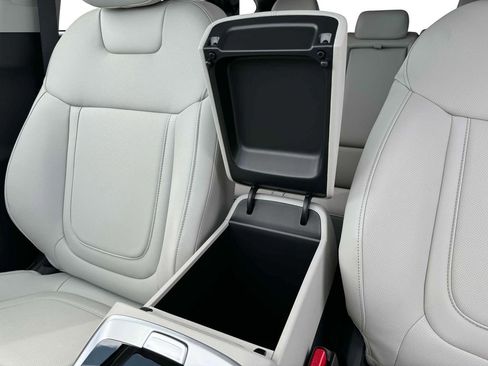 New 2025 Hyundai Tucson SEL image 18