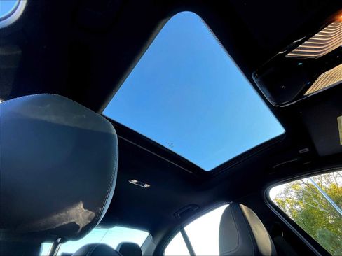 Used 2024 BMW 330i xDrive Sedan w/ Convenience Package image 22