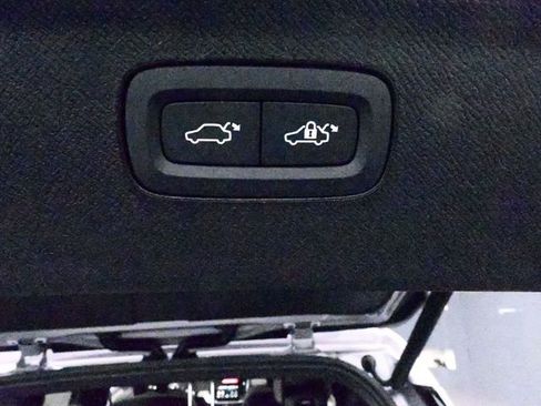 Used 2026 Volvo XC90 T8 Core w/ Protection Package Premier image 25