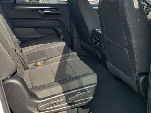 New 2026 Chevrolet Suburban LS image 17