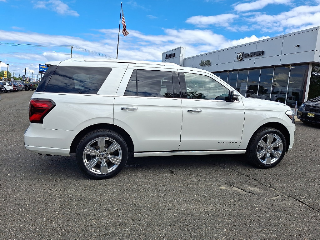 Used 2022 Ford Expedition Platinum AWD/4WD image 13