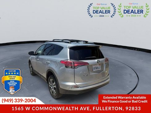 Used 2018 Toyota RAV4 LE w/ Carpet Mat Package AWD/4WD image 2
