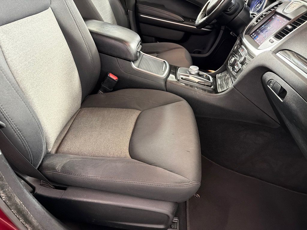 Used 2019 Chrysler 300 Touring w/ Sport Appearance Package RWD image 21