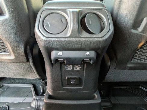 Used 2022 Jeep Wrangler Unlimited Rubicon w/ Safety Group image 15