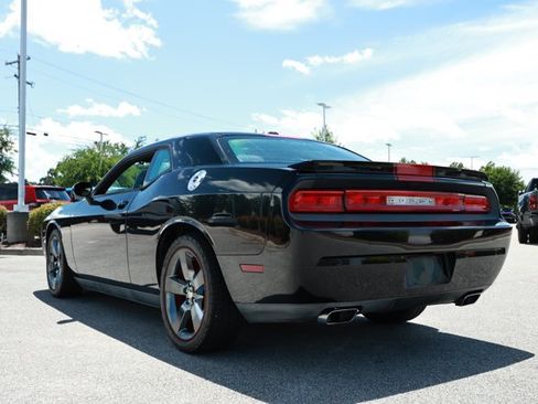 Used 2014 Dodge Challenger SXT RWD image 8