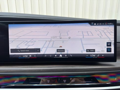 Used 2023 BMW i7 xDrive60 w/ Executive Package 2 AWD/4WD image 28